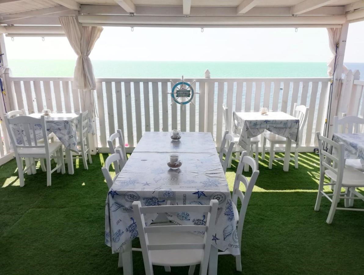 B&B Capo Rizzuto Fronte Mare ภายนอก รูปภาพ