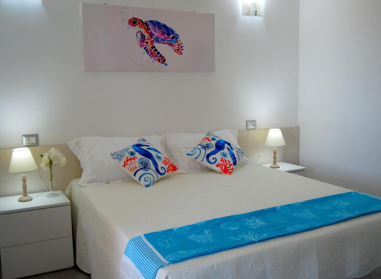 B&B Capo Rizzuto Fronte Mare ภายนอก รูปภาพ